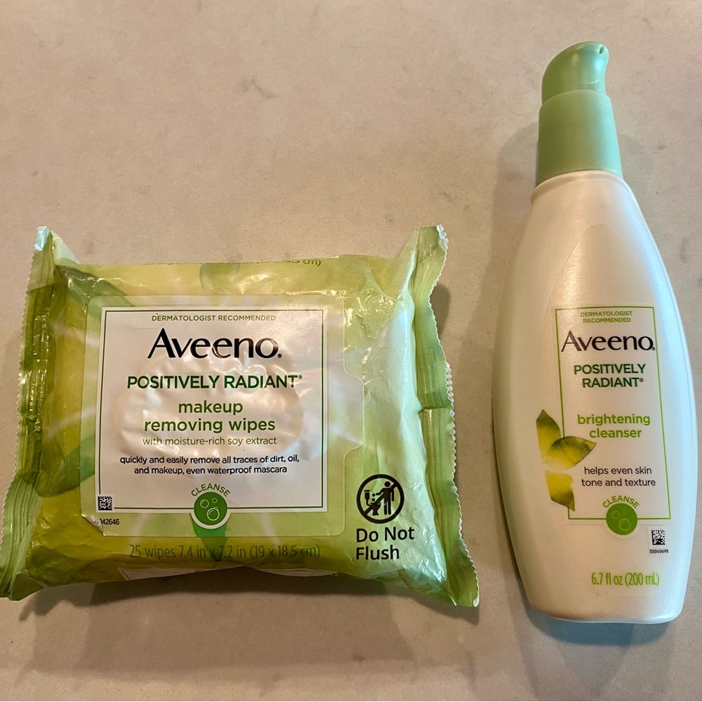 Aveeno Postively Radiant Brightening & Makeup Wipes